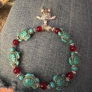 Turtle bracelet. Stretch cord